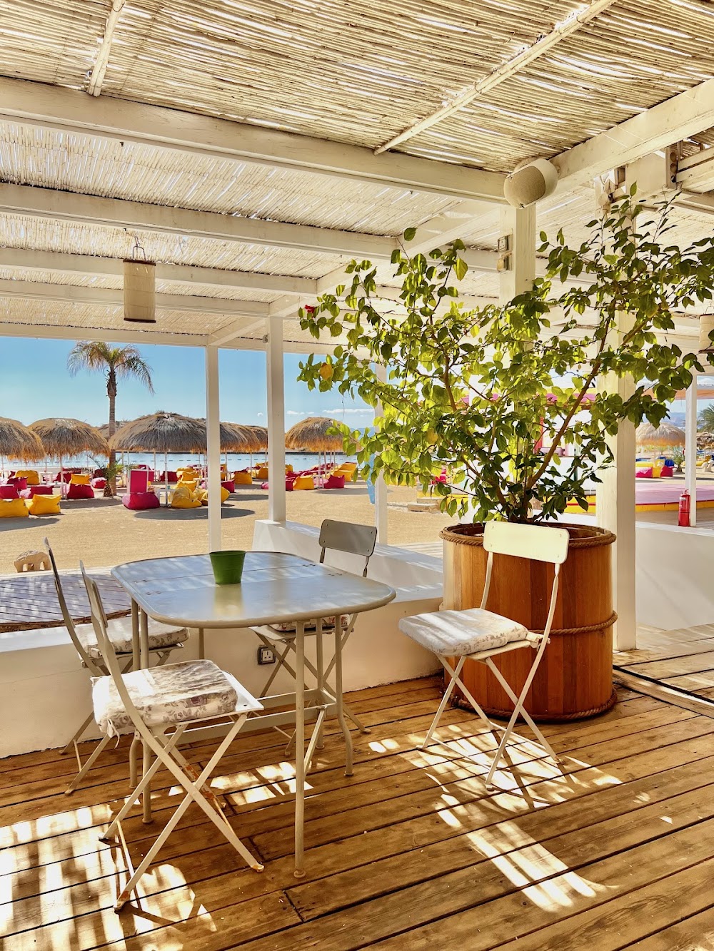 B12 Beach Club