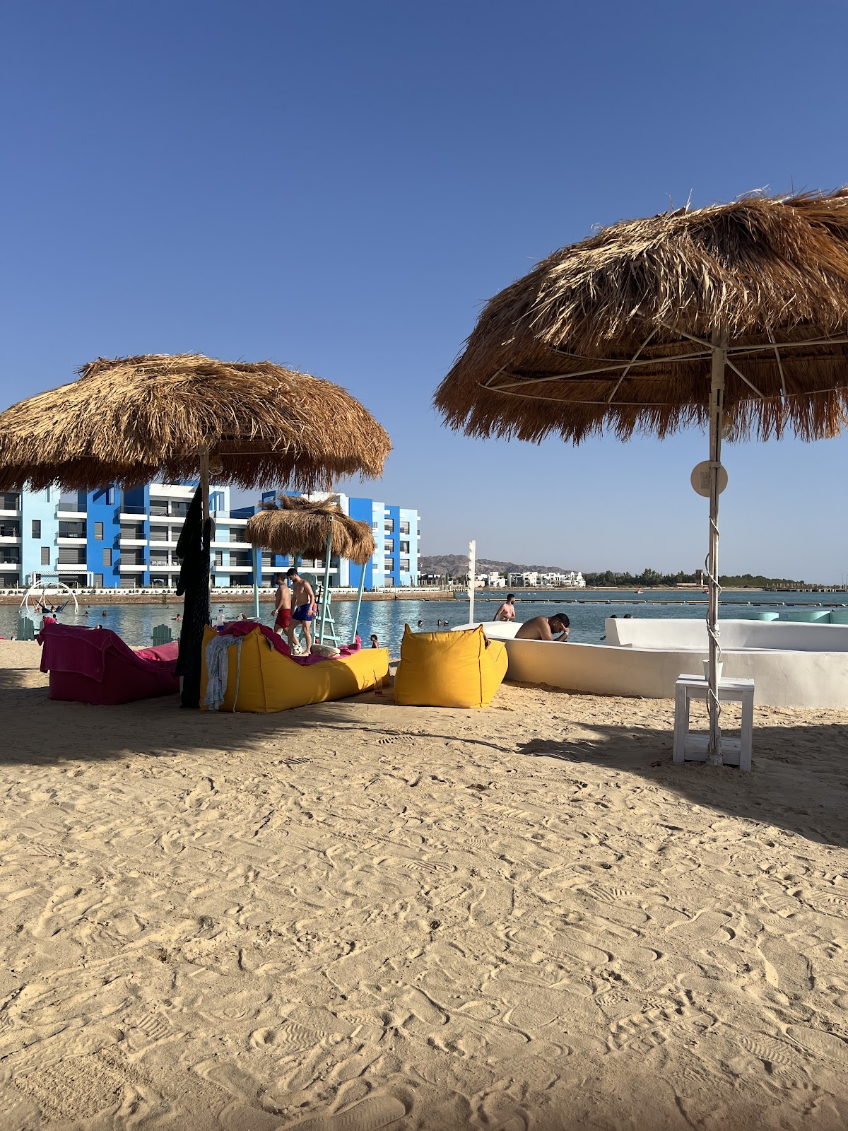 B12 Beach Club detail