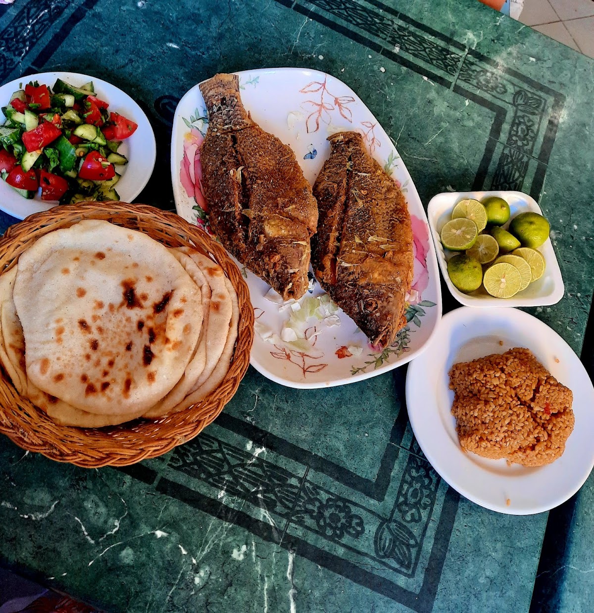 Hefny fish Restaurant مطعم حفني للمأكولات البحرية detail