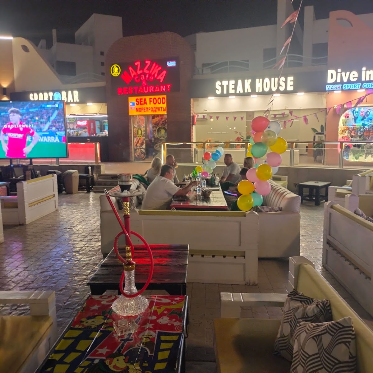 Mazzika Cafe &Steak House detail