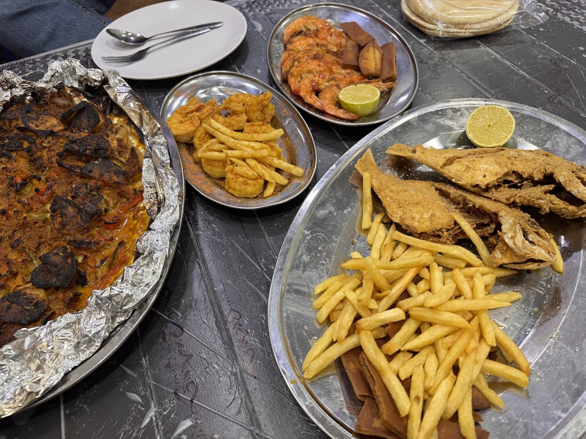مطعم و مسمكة ابو بكر detail