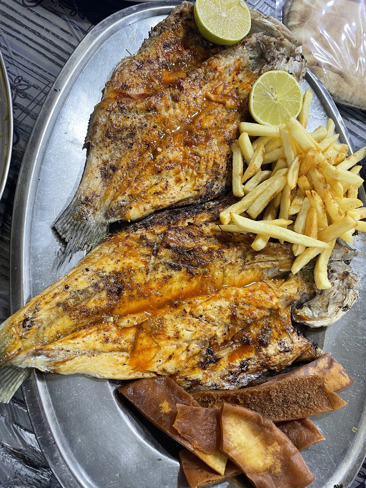 مطعم و مسمكة ابو بكر detail