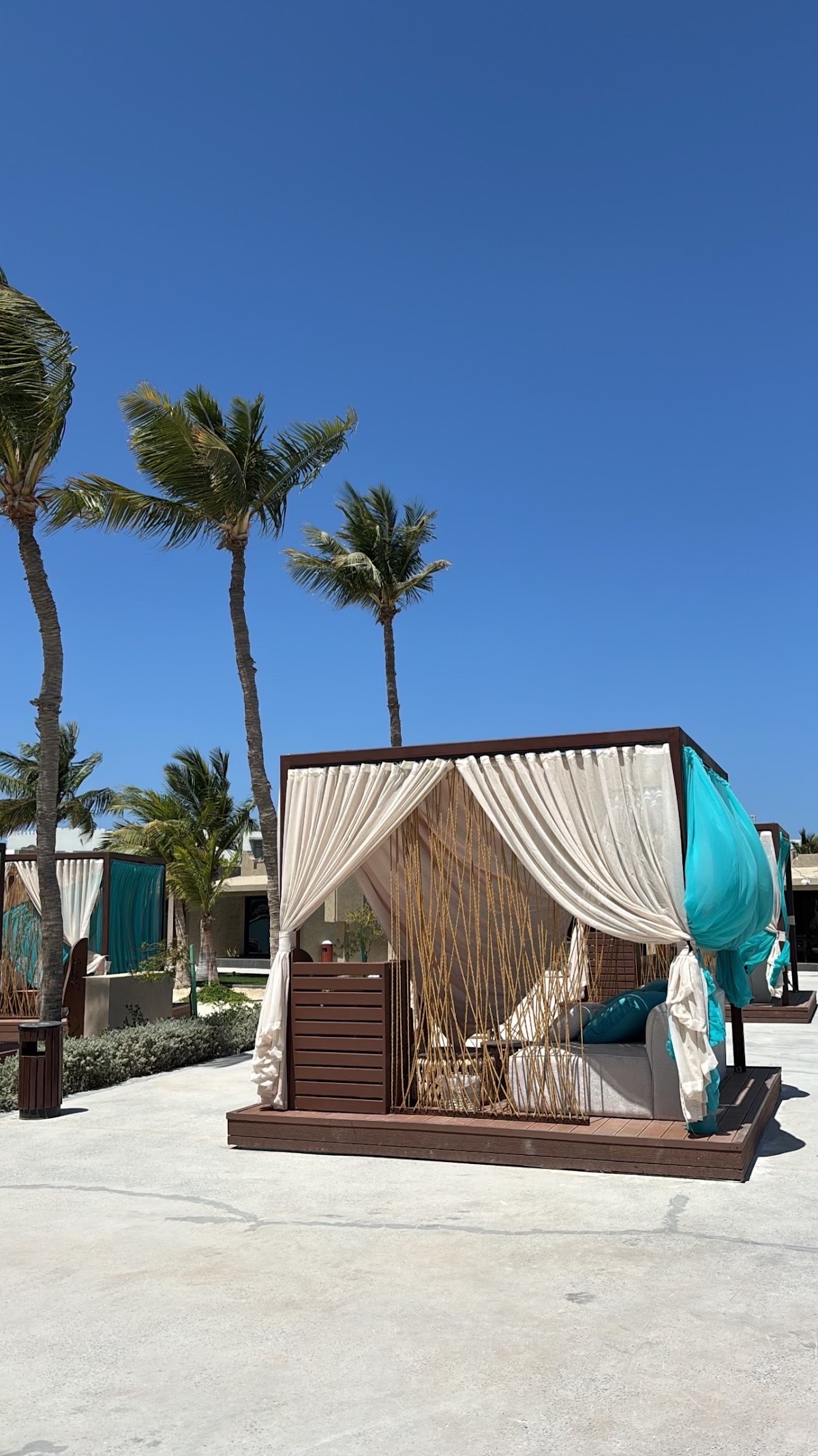 Shades Beach Club detail