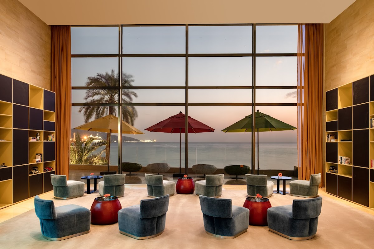 The Lounge - Kempinski Hotel detail