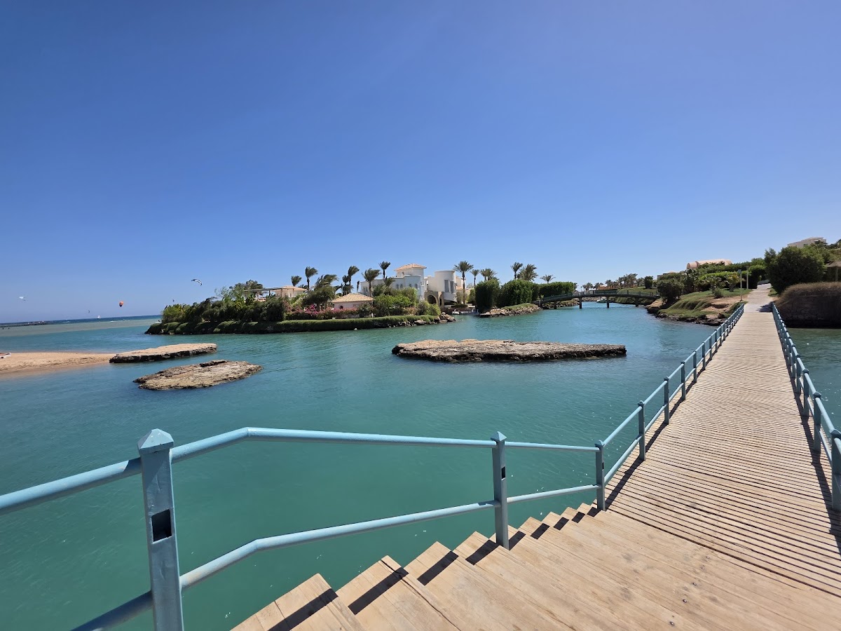 Zeytouna Beach Sea Walk detail
